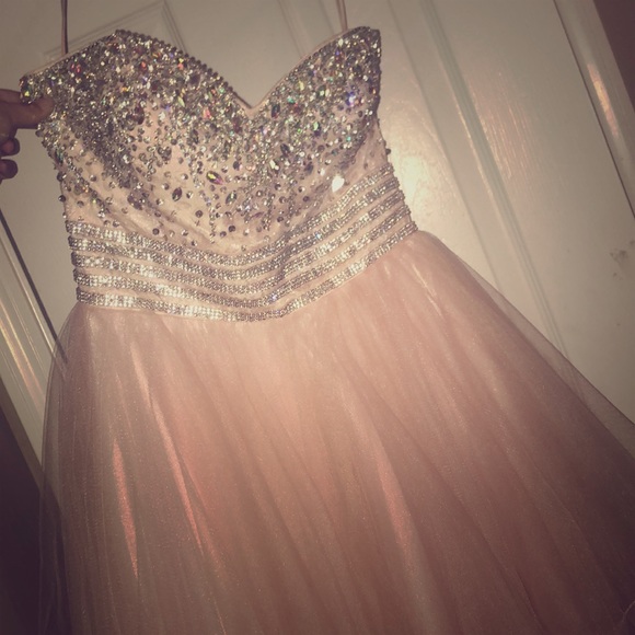 Prom dress - Picture 1 of 2
